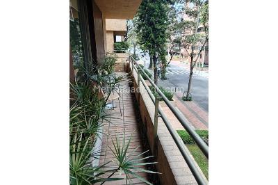 Apartamento de 3 alcobas en arriendo en Chico, Bogotá, 200 m² · foto 12 de 15