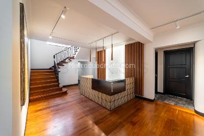 Casa de 5 alcobas en venta en Los Rosales, Bogotá, 600 m² · foto 4 de 13