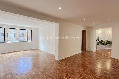 Apartamento de 3 alcobas en venta en Los Rosales, Bogotá, 248 m² · foto 2 de 20
