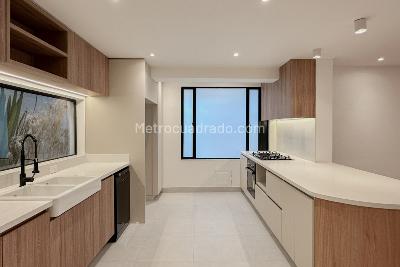 Apartamento de 3 alcobas en venta en Los Rosales, Bogotá, 248 m² · foto 8 de 20