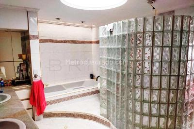 Casa de 4 alcobas en venta en Santa Ana Occidental, Bogotá, 500 m² · foto 15 de 17
