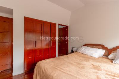 Casa de 5 alcobas en venta en Niza, Bogotá, 454 m² · foto 15 de 20