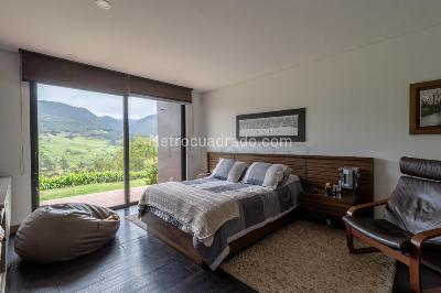 Casa de 3 alcobas en venta en La Calera, La Calera, 348 m² · foto 6 de 20