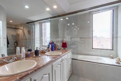 Apartamento de 5 alcobas en venta en Cerros De Suba (Localidad De Suba), Bogotá, 285 m² · foto 16 de 20