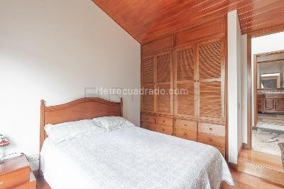 Casa de 5 alcobas en venta en Los Naranjos, Bogotá, 420 m² · foto 13 de 20