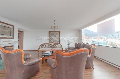 Apartamento en venta en Santa Barbara Central, Bogotá · foto 2 de 20