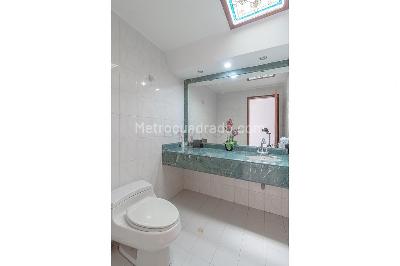 Apartamento en venta en Santa Barbara Central, Bogotá · foto 8 de 20