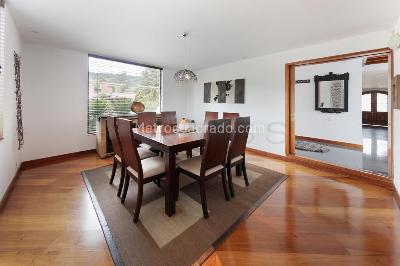 Casa de 5 alcobas en venta en La Calera, La Calera, 553 m² · foto 4 de 20