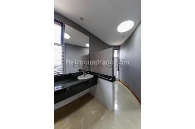 Apartamento de 4 alcobas en venta en Santa Barbara Alta Usaquen, Bogotá, 530 m² · foto 3 de 20