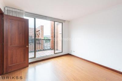 Apartamento de 3 alcobas en venta en Pontevedra, Bogotá, 102 m² · foto 10 de 11