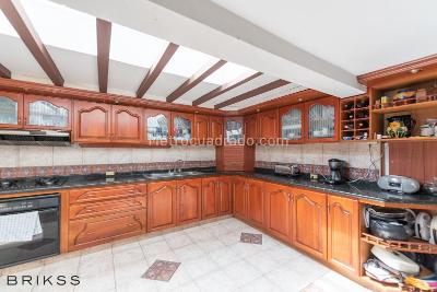 Casa de 5 alcobas en venta en La Calleja Usaquen, Bogotá, 300 m² · foto 11 de 20