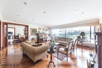 Apartamento de 4 alcobas en venta en Santa Barbara Alta, Bogotá, 500 m² · foto 2 de 20