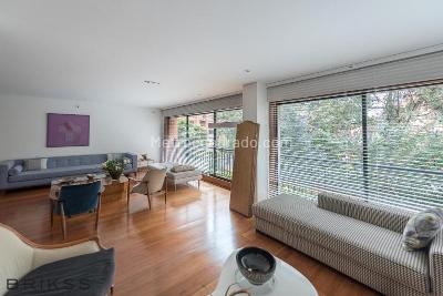 Apartamento de 3 alcobas en venta en Los Rosales, Bogotá, 280 m² · foto 2 de 17