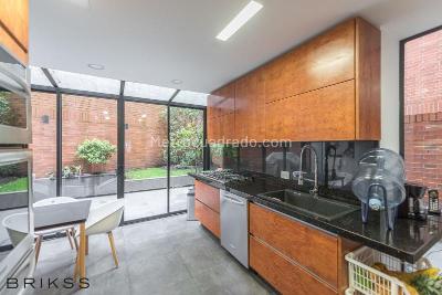 Apartamento de 3 alcobas en venta en Los Rosales, Bogotá, 280 m² · foto 6 de 17
