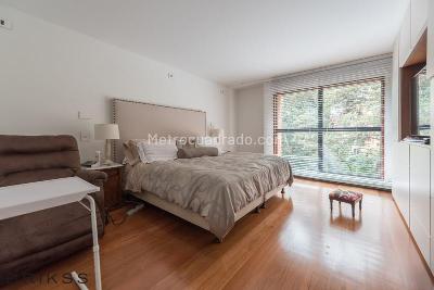 Apartamento de 3 alcobas en venta en Los Rosales, Bogotá, 280 m² · foto 8 de 17