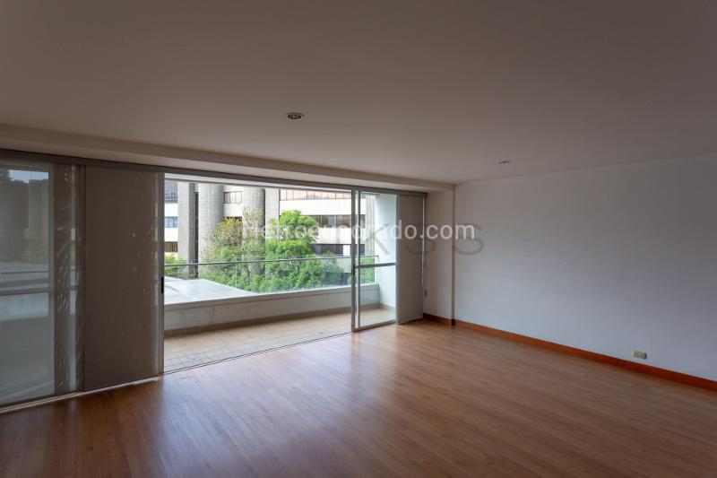 1BR Apartment in El Poblado (92 m²)
