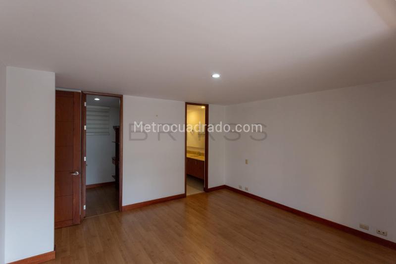 1BR Apartment in El Poblado (92 m²) - 4