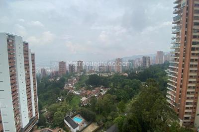 Apartamento de 3 alcobas en venta en El Poblado, Medellín, 408 m² · foto 5 de 16