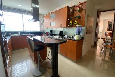 Apartamento de 3 alcobas en venta en El Poblado, Medellín, 408 m² · foto 6 de 16