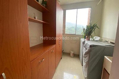 Apartamento de 3 alcobas en venta en El Poblado, Medellín, 408 m² · foto 8 de 16