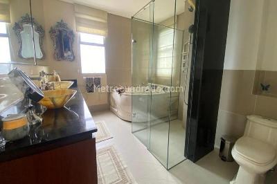 Apartamento de 3 alcobas en venta en El Poblado, Medellín, 408 m² · foto 15 de 16