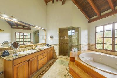 Casa de 4 alcobas en venta en Envigado, Envigado, 370 m² · foto 11 de 20