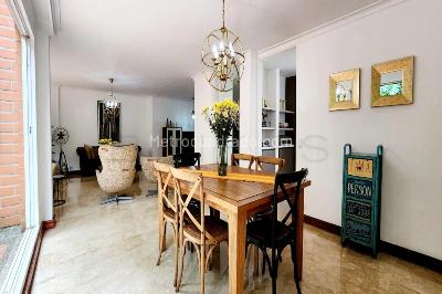 Casa de 4 alcobas en venta en El Poblado, Medellín, 385 m² · foto 3 de 16