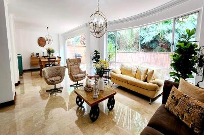 Casa de 4 alcobas en venta en El Poblado, Medellín, 385 m² · foto 4 de 16