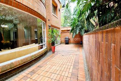 Casa de 4 alcobas en venta en El Poblado, Medellín, 385 m² · foto 6 de 16