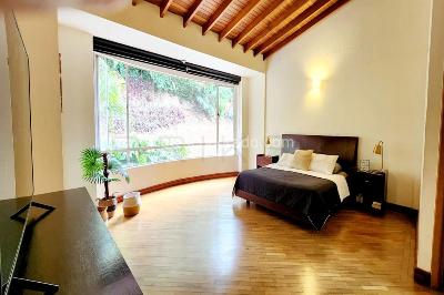 Casa de 4 alcobas en venta en El Poblado, Medellín, 385 m² · foto 11 de 16
