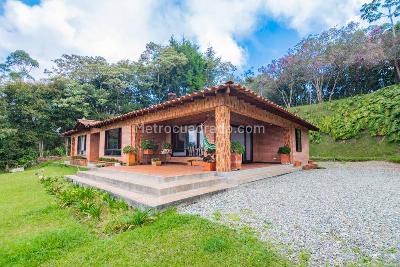 Casa de 3 alcobas en venta en La Catedral, Envigado, 260 m² · foto 19 de 20