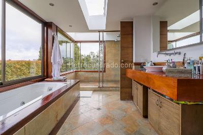 Casa de 3 alcobas en venta en Loma Del Ecobero, Envigado, 450 m² · foto 12 de 20
