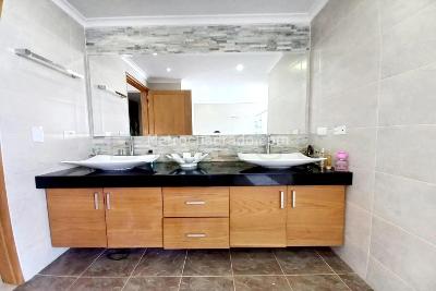 Apartamento de 5 alcobas en venta en El Poblado, Medellín, 456 m² · foto 11 de 13