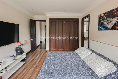 Apartamento de 3 alcobas en arriendo en Usaquen, Bogotá, 289 m² · foto 17 de 20