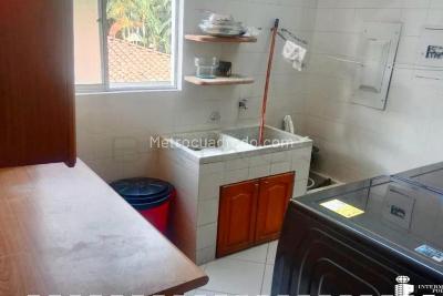 Casa de 4 alcobas en venta en San Lucas, Medellín, 289 m² · foto 15 de 20