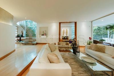 Casa de 4 alcobas en venta en Los Balsos, Medellín, 593 m² · foto 3 de 15