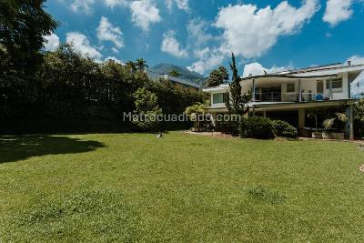 Casa de 4 alcobas en venta en Los Balsos, Medellín, 593 m² · foto 10 de 15