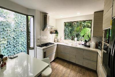 Casa de 3 alcobas en venta en El Poblado, Medellín, 446 m² · foto 2 de 18