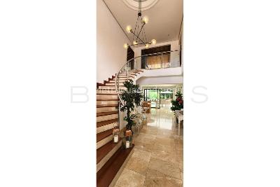 Casa de 3 alcobas en venta en El Poblado, Medellín, 446 m² · foto 9 de 18
