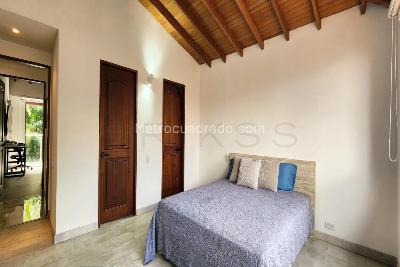 Casa de 3 alcobas en venta en El Poblado, Medellín, 446 m² · foto 15 de 18