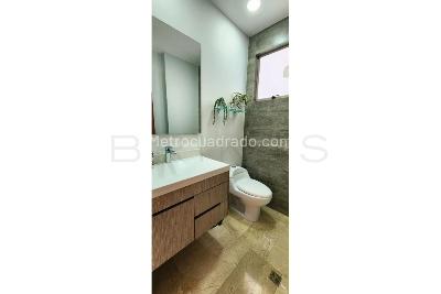 Casa de 3 alcobas en venta en El Poblado, Medellín, 446 m² · foto 18 de 18