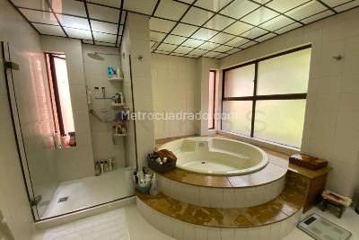 Casa de 3 alcobas en venta en Benedictinos, Envigado, 391 m² · foto 14 de 20