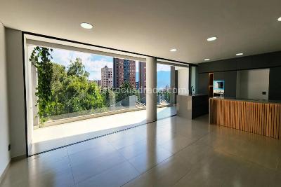 Apartamento de 3 alcobas en venta en El Poblado, Medellín, 230 m² · foto 2 de 15