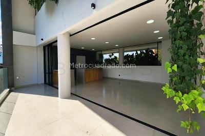 Apartamento de 3 alcobas en venta en El Poblado, Medellín, 230 m² · foto 3 de 15