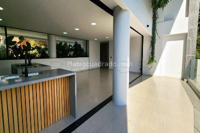 Apartamento de 3 alcobas en venta en El Poblado, Medellín, 230 m² · foto 4 de 15