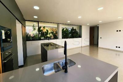 Apartamento de 3 alcobas en venta en El Poblado, Medellín, 230 m² · foto 7 de 15