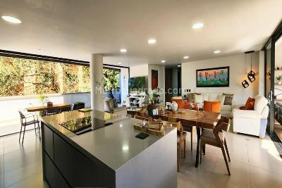 Apartamento de 3 alcobas en venta en El Poblado, Medellín, 250 m² · foto 2 de 17