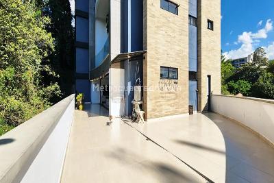 Apartamento de 3 alcobas en venta en El Poblado, Medellín, 250 m² · foto 5 de 17