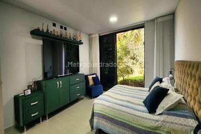 Apartamento de 3 alcobas en venta en El Poblado, Medellín, 250 m² · foto 11 de 17