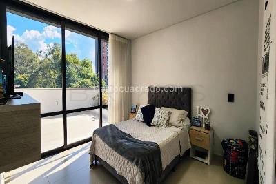 Apartamento de 3 alcobas en venta en El Poblado, Medellín, 250 m² · foto 13 de 17